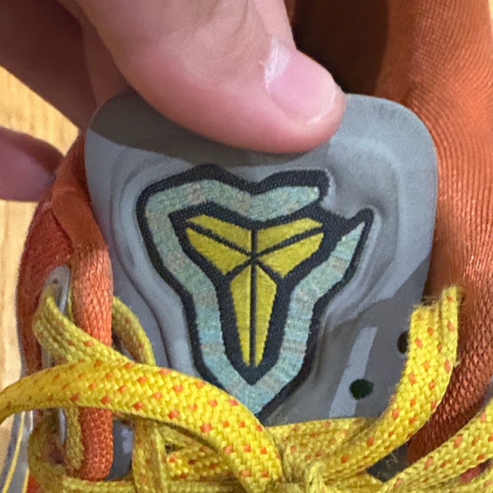 Nike Multicolor Sneakers with Yellow and Blue Highlights - Picture 3 of 9